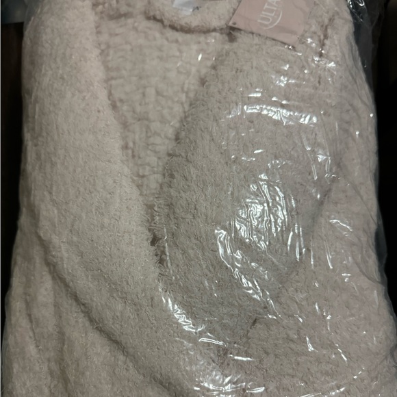 NEW Ulta Ultra Plush Fluffy Light Rose Pink Robe Plus in 1X / 2X - Picture 2 of 2